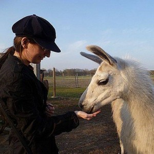 Sabrina Zelezny mit Lama